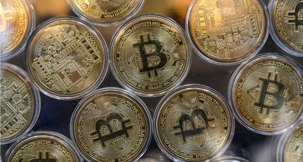 随着主流资金流入加密货币，比特币价格飙升至新高